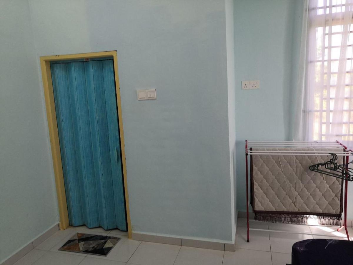 Ummi'S Homestay Besut Kampung Kuala Besut ภายนอก รูปภาพ