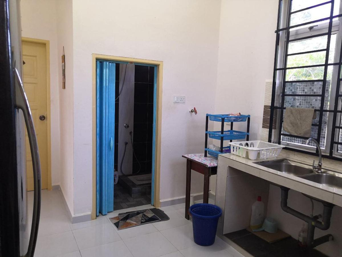 Ummi'S Homestay Besut Kampung Kuala Besut ภายนอก รูปภาพ