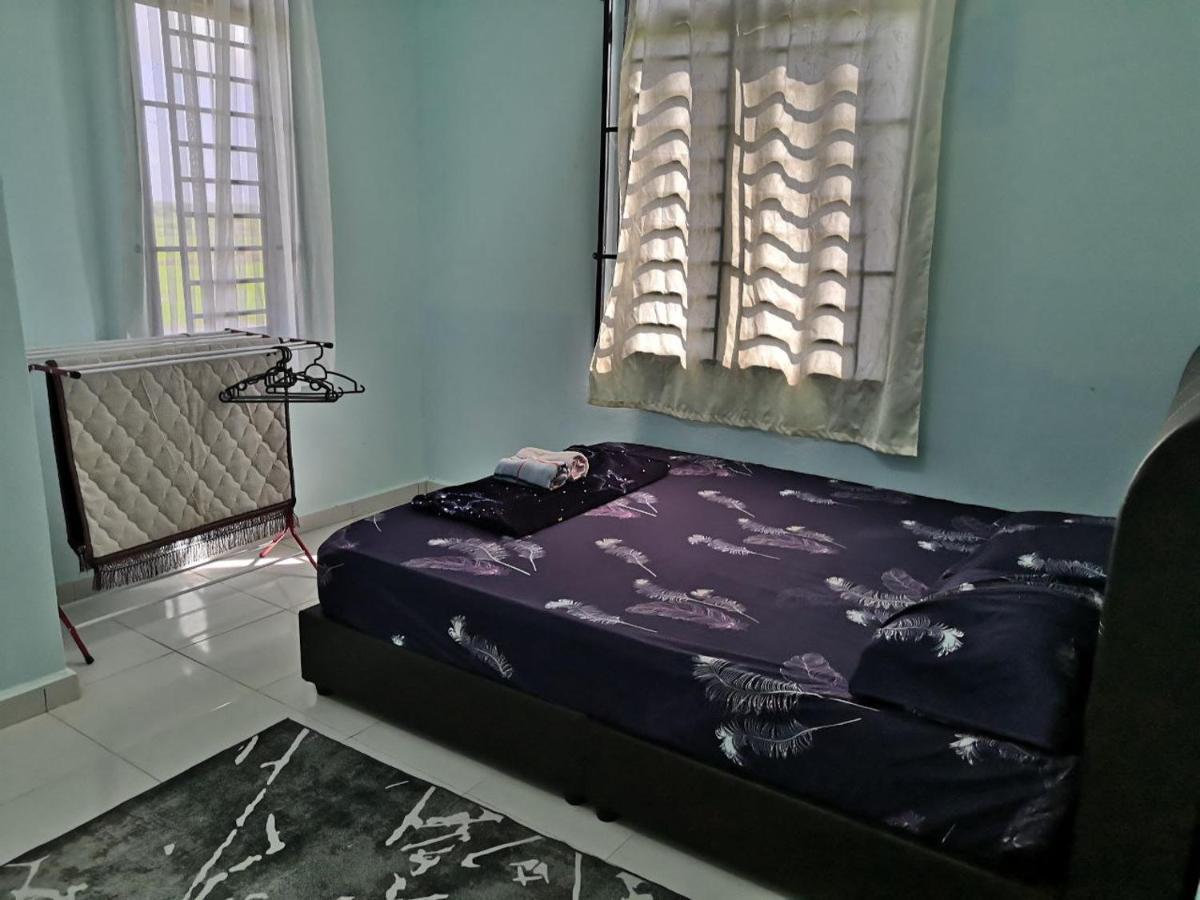 Ummi'S Homestay Besut Kampung Kuala Besut ภายนอก รูปภาพ