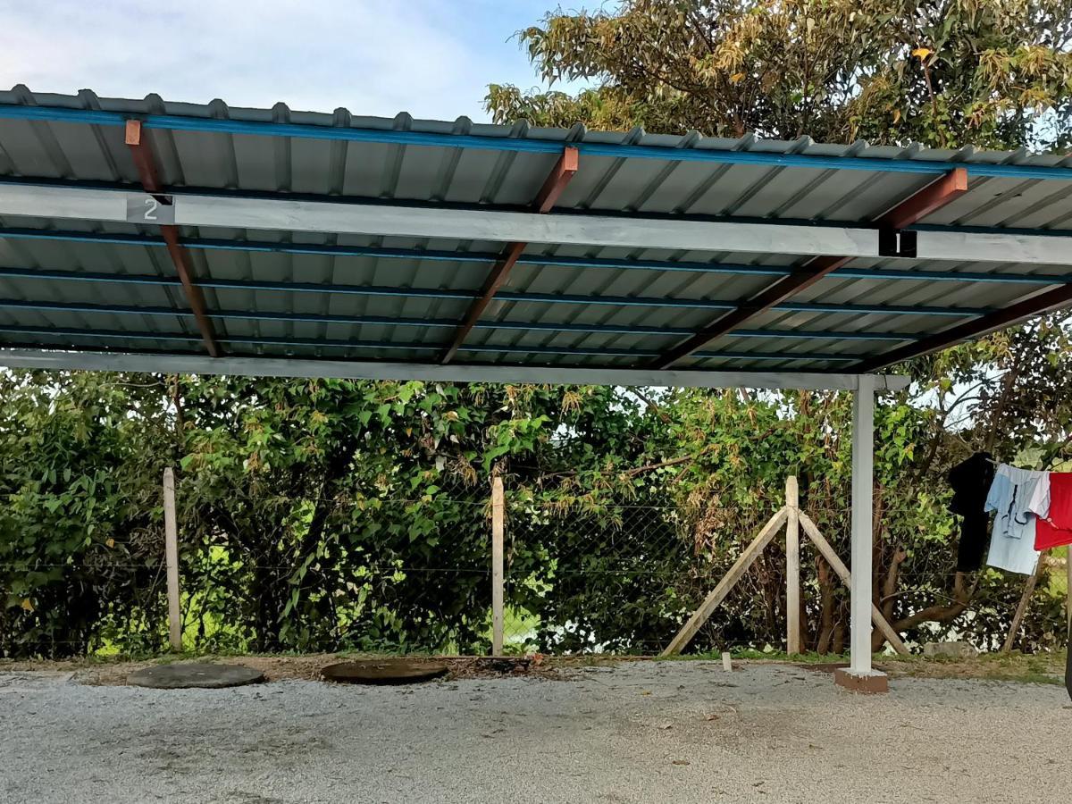 Ummi'S Homestay Besut Kampung Kuala Besut ภายนอก รูปภาพ